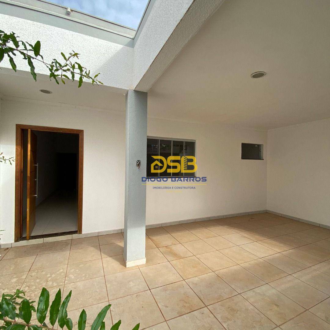 Casa à venda com 3 quartos, 146m² - Foto 1