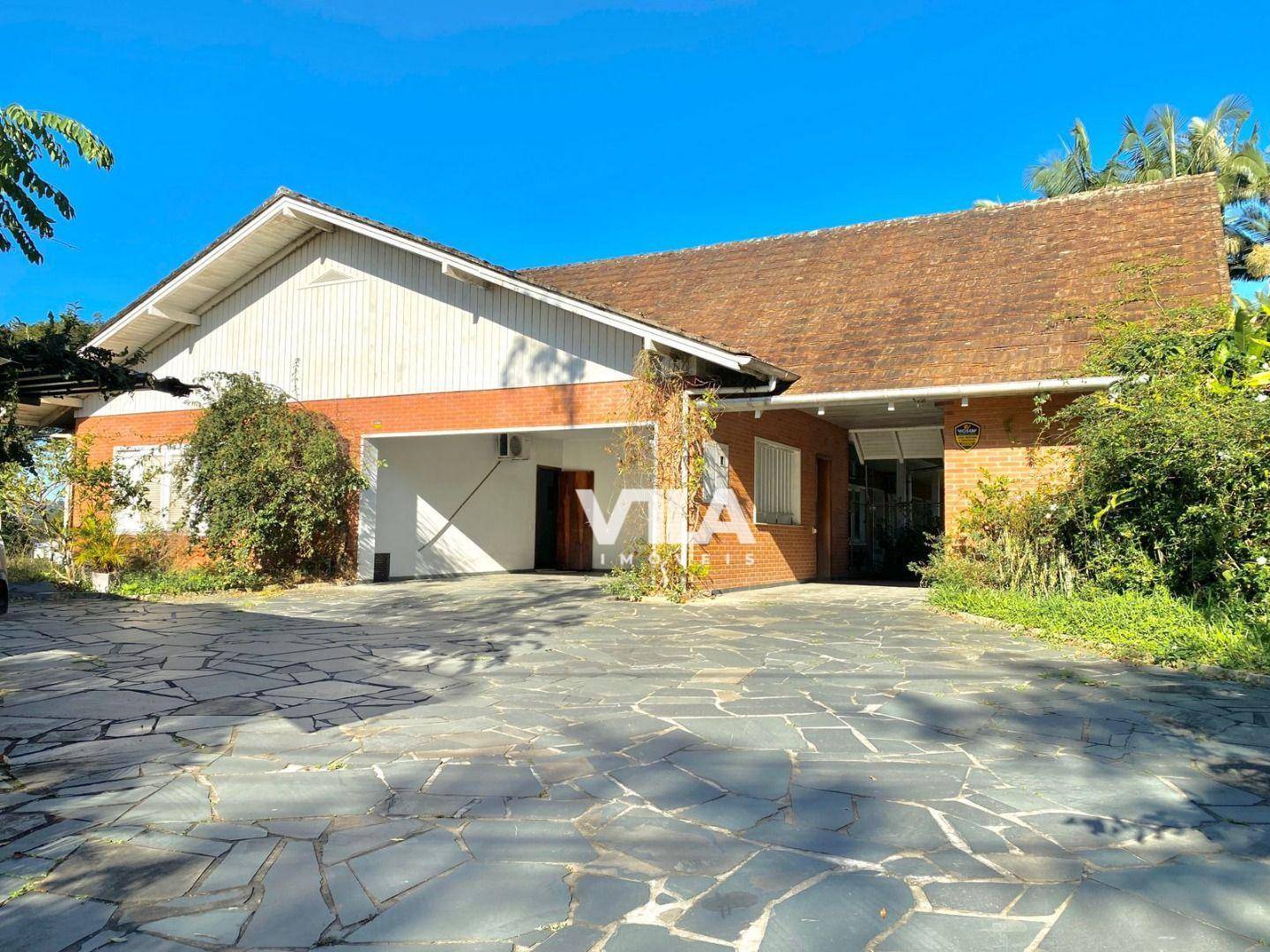 Casa, 5 quartos, 405 m² - Foto 1