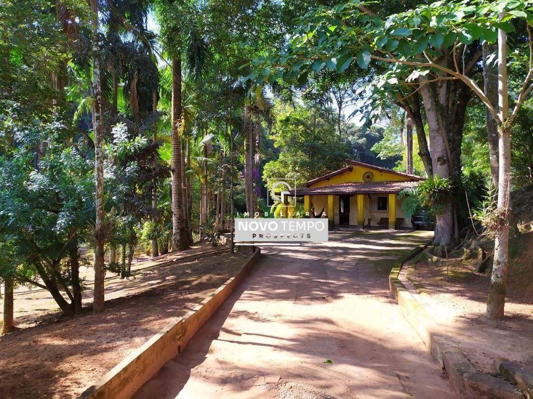 Chácara à venda e aluguel com 3 quartos, 200m² - Foto 4