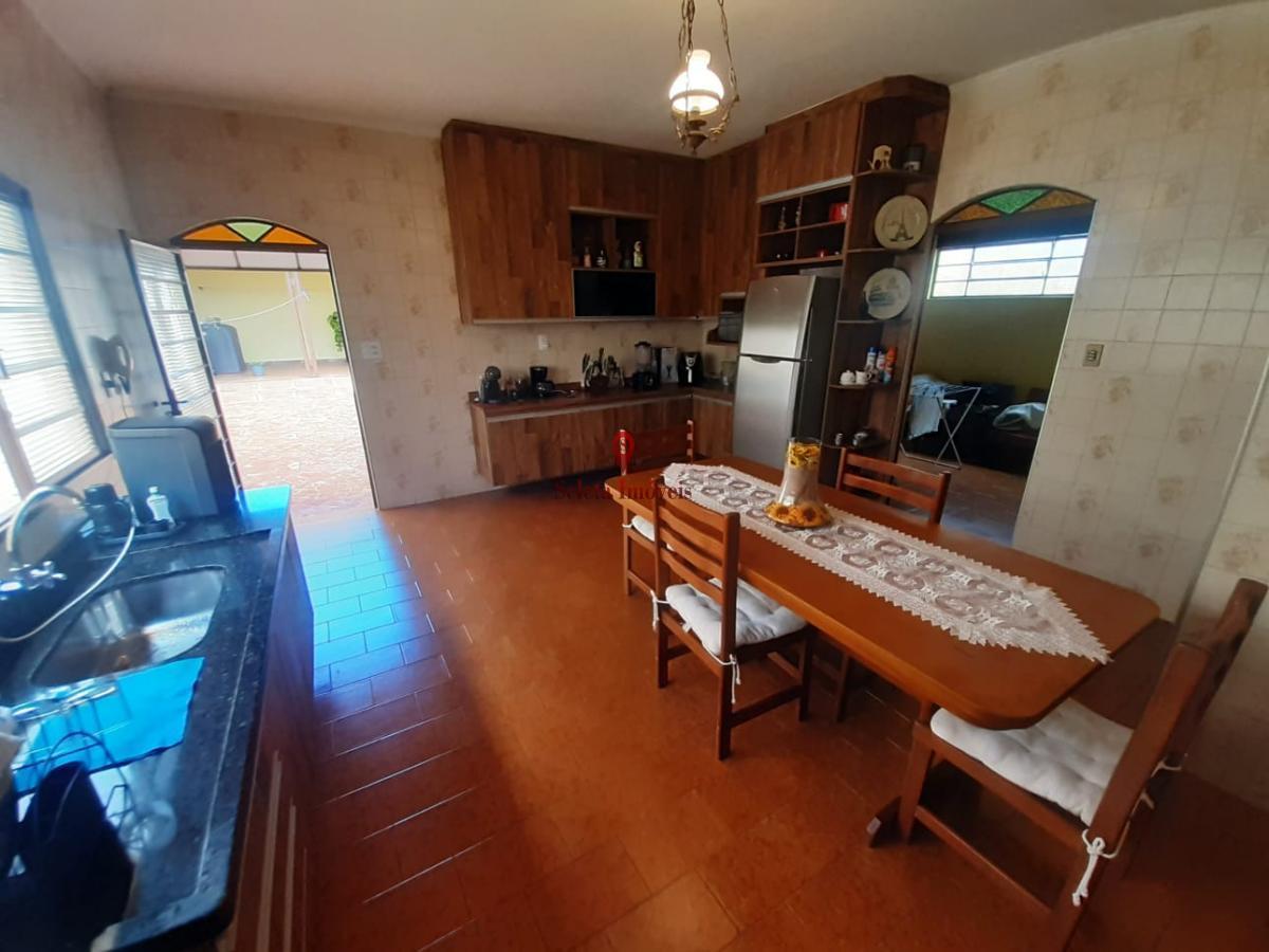 Casa à venda com 3 quartos, 158m² - Foto 11