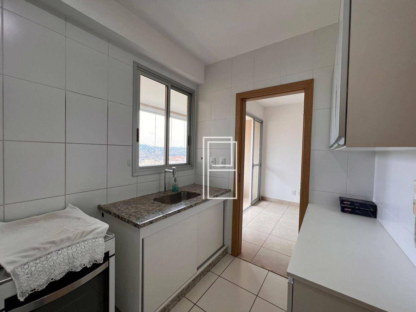 Apartamento à venda com 3 quartos, 96m² - Foto 2