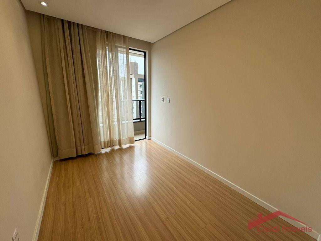 Apartamento para alugar com 3 quartos, 77m² - Foto 13