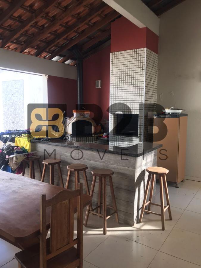 Casa à venda com 3 quartos, 229m² - Foto 7