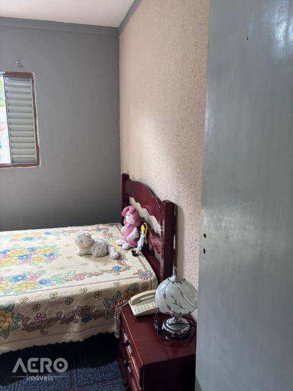 Casa à venda com 2 quartos, 116m² - Foto 8