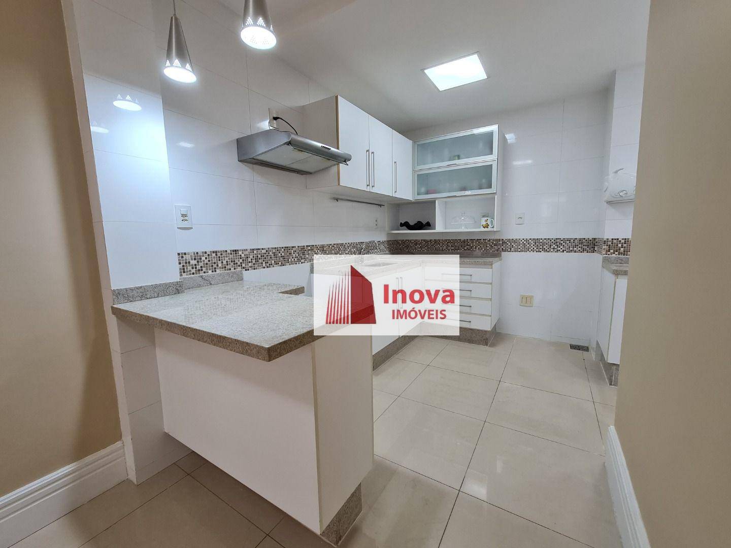 Apartamento à venda com 3 quartos, 140m² - Foto 1