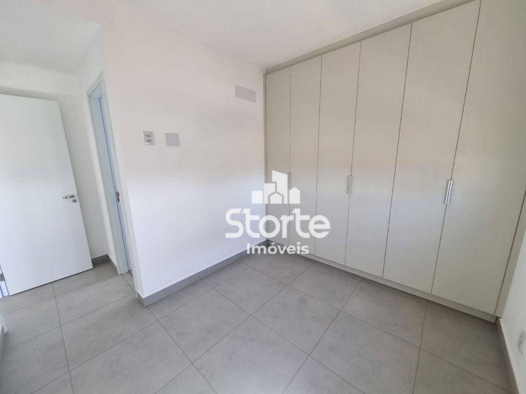 Apartamento para alugar com 3 quartos, 81m² - Foto 5