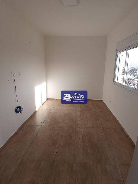 Apartamento para alugar com 3 quartos, 93m² - Foto 11