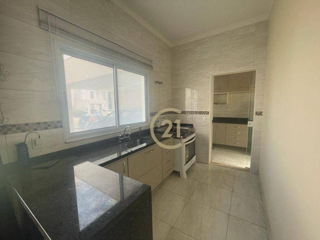 Casa de Condomínio à venda e aluguel com 3 quartos, 98m² - Foto 2