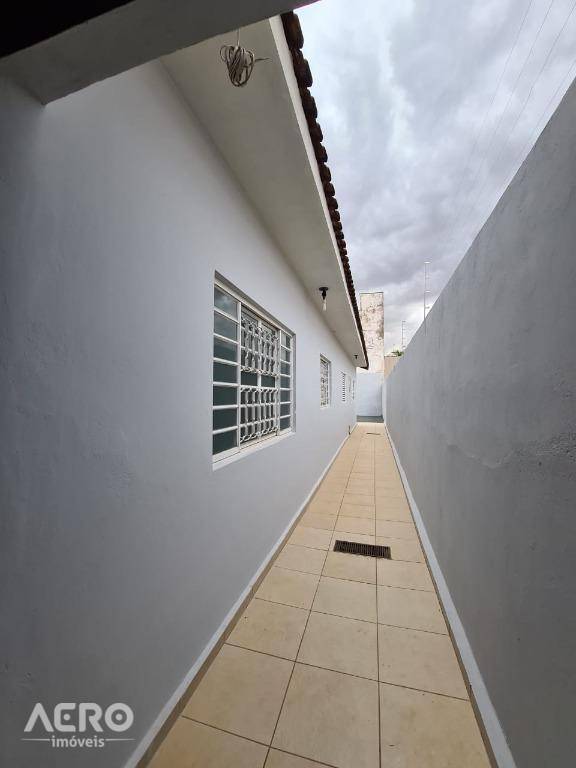 Casa à venda com 4 quartos, 200m² - Foto 5