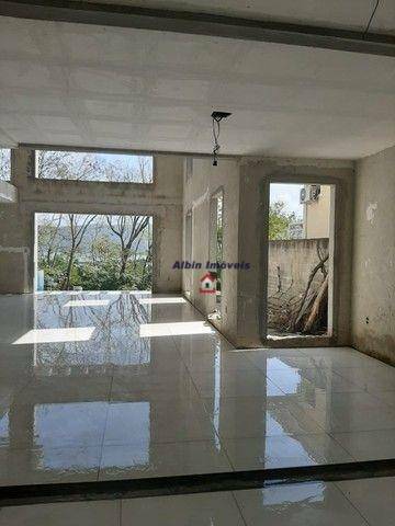 Casa à venda com 4 quartos, 214m² - Foto 2