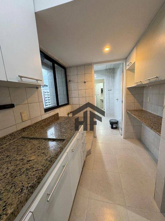 Apartamento para alugar com 4 quartos, 160m² - Foto 11