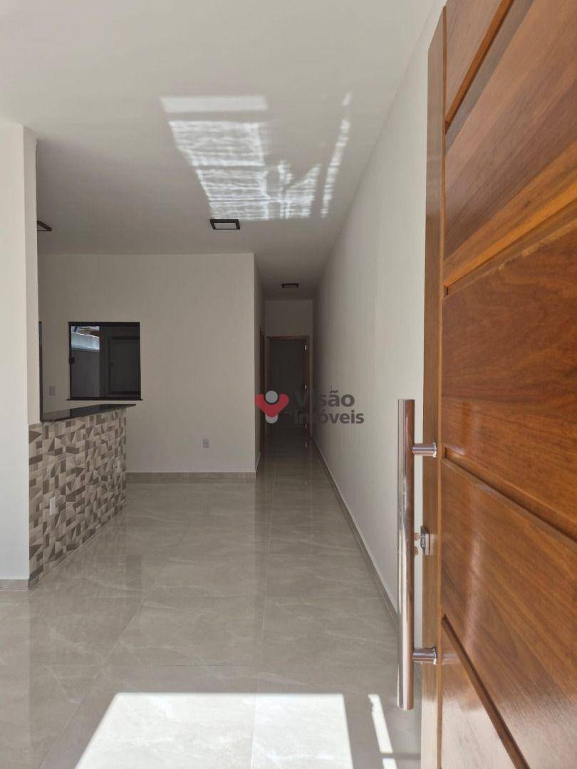 Casa à venda com 2 quartos, 72m² - Foto 2