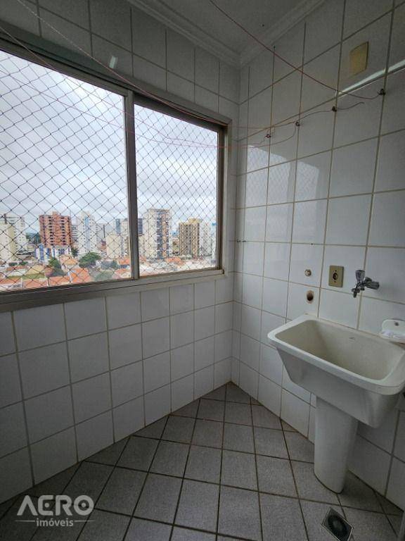 Apartamento para alugar com 2 quartos, 94m² - Foto 6