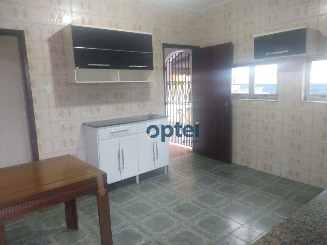 Sobrado para alugar com 3 quartos, 200m² - Foto 1