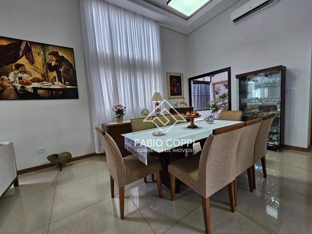 Casa de Condomínio à venda com 3 quartos, 330m² - Foto 3
