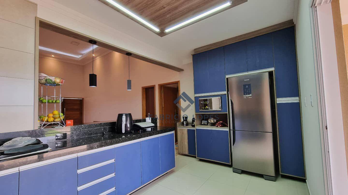 Casa à venda com 3 quartos, 150m² - Foto 2