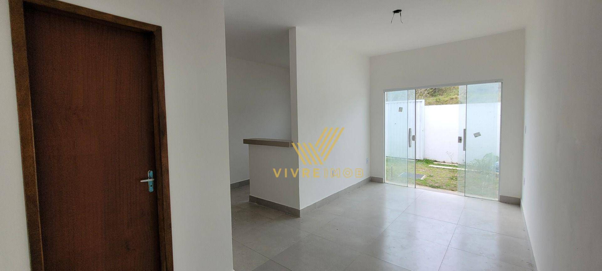 Casa à venda com 2 quartos, 60m² - Foto 5