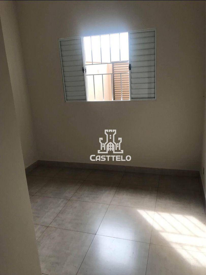 Casa à venda com 3 quartos, 81m² - Foto 5