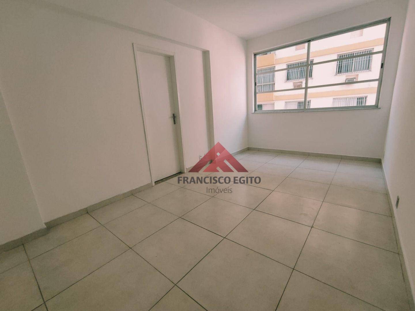 Apartamento à venda com 1 quarto, 50m² - Foto 2