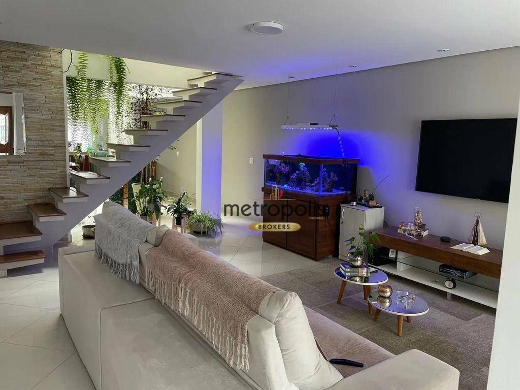 Sobrado à venda com 3 quartos, 256m² - Foto 2