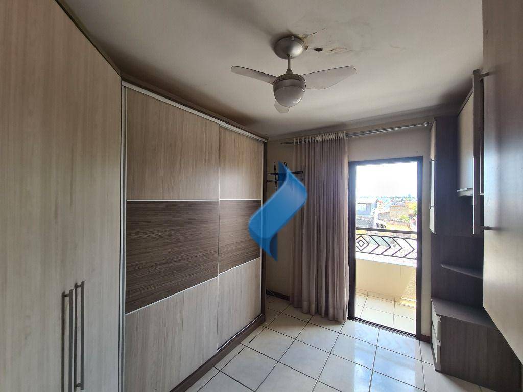 Apartamento à venda com 3 quartos, 107m² - Foto 11