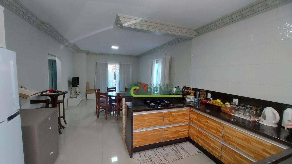 Casa à venda com 5 quartos, 250m² - Foto 18