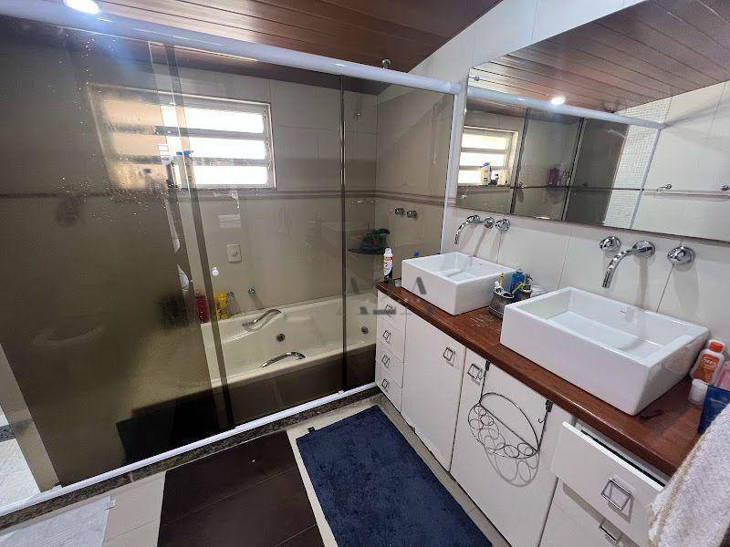 Casa à venda com 3 quartos, 270m² - Foto 22