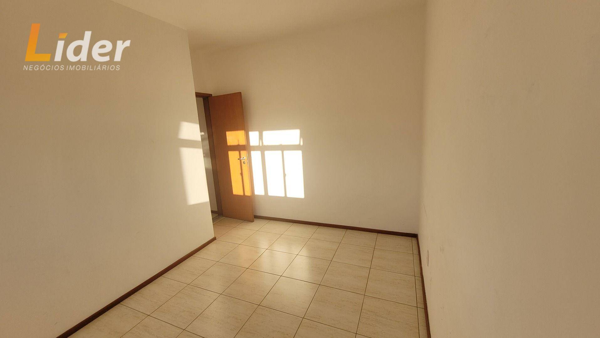 Apartamento à venda com 3 quartos, 118m² - Foto 5