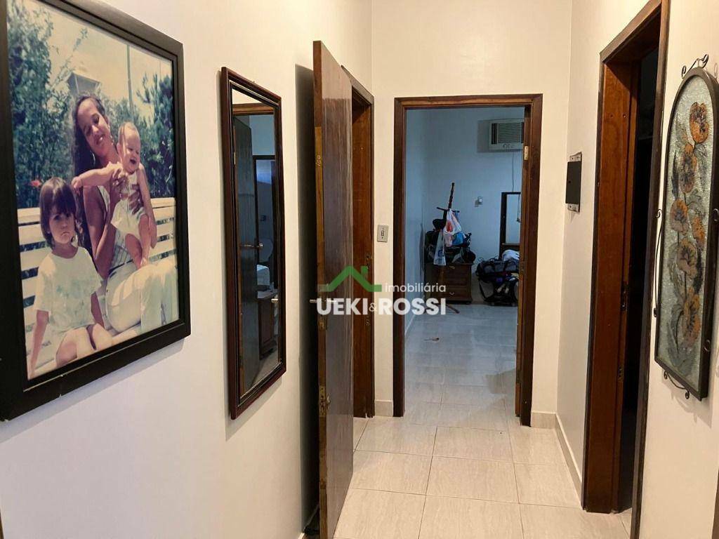 Casa à venda com 4 quartos, 192m² - Foto 13