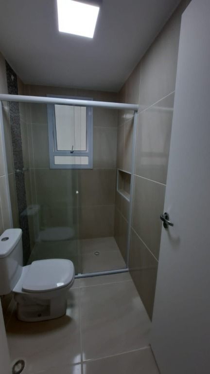 Apartamento à venda com 2 quartos, 65m² - Foto 2