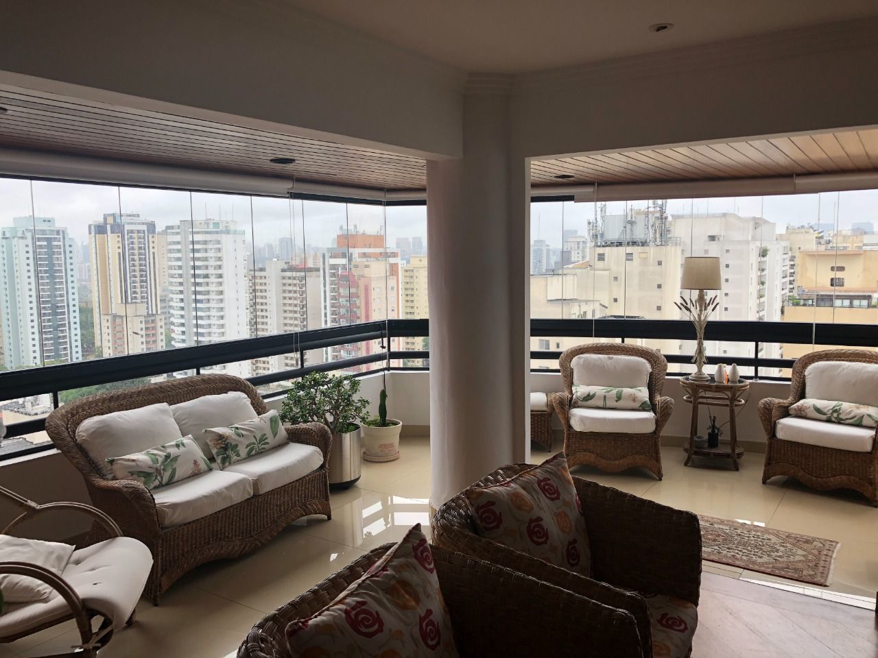 Apartamento à venda com 4 quartos, 220m² - Foto 3