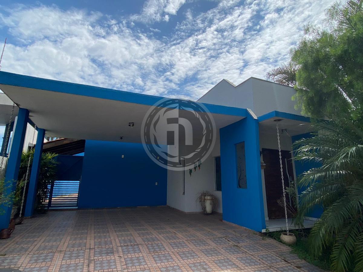 Casa de Condomínio para alugar com 3 quartos, 309m² - Foto 1