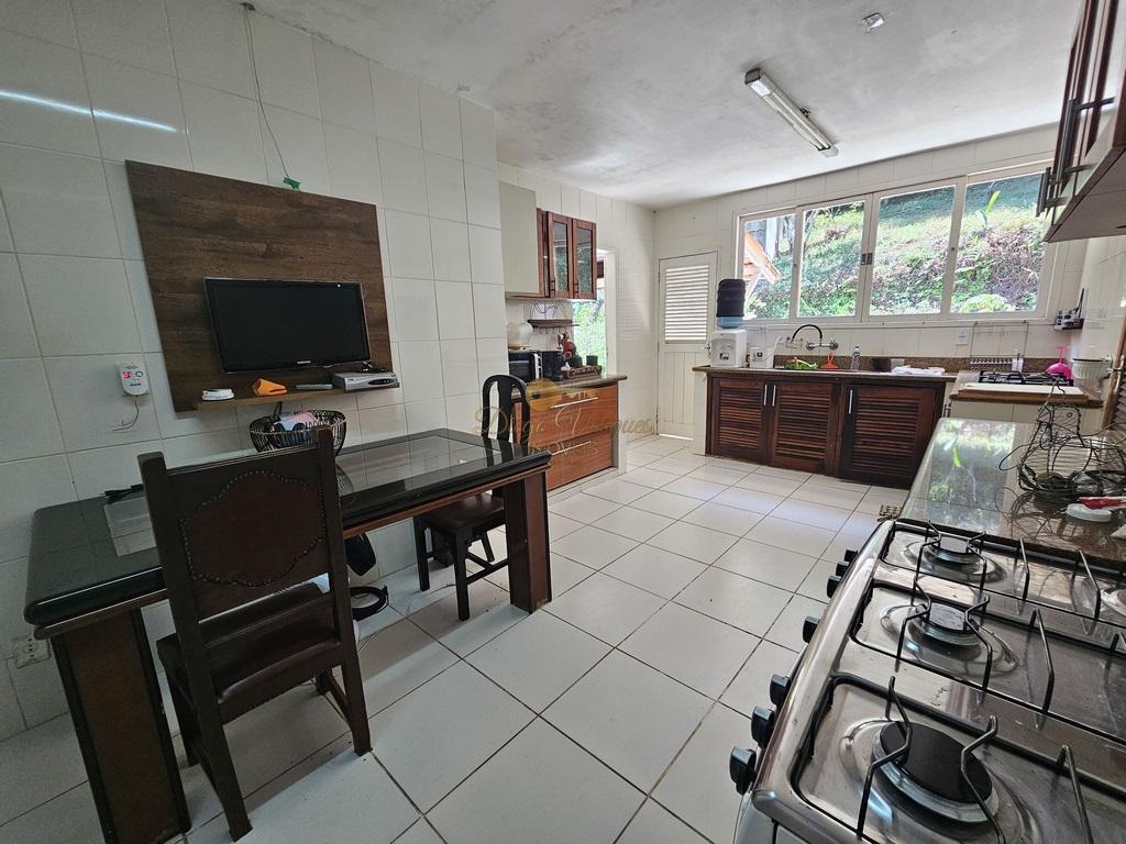 Casa de Condomínio à venda com 3 quartos, 200m² - Foto 32