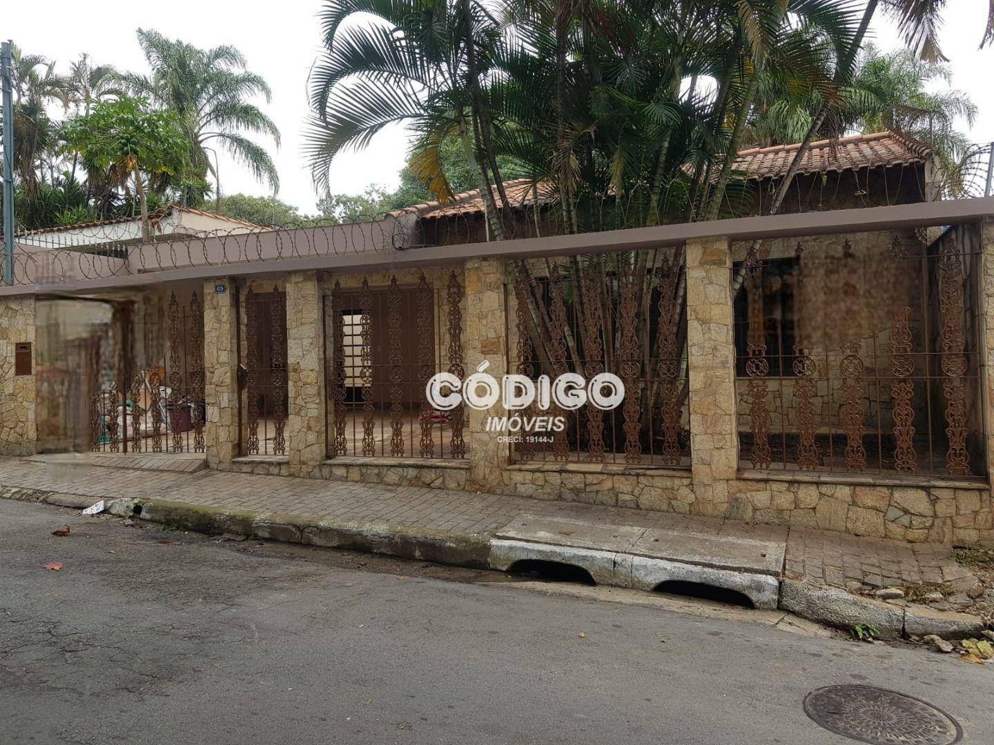 Casa à venda e aluguel com 3 quartos, 250m² - Foto 1