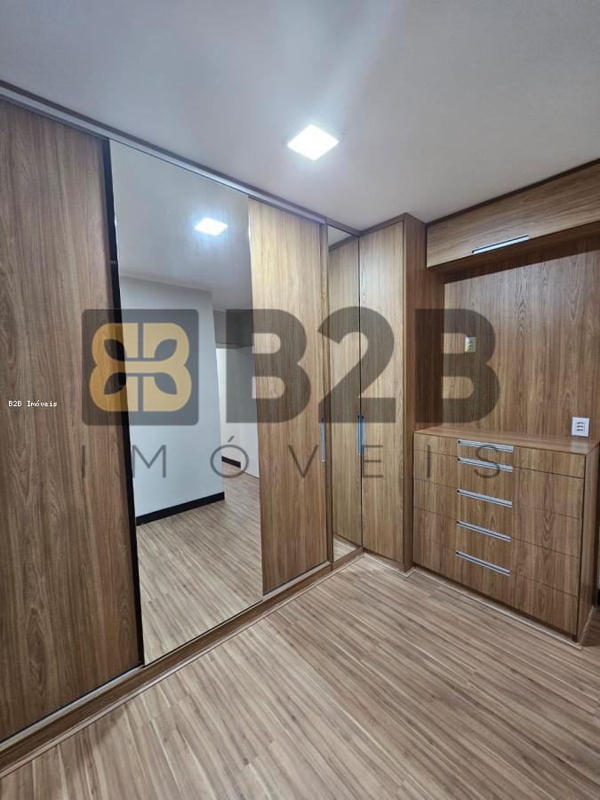 Casa à venda com 2 quartos, 60m² - Foto 1