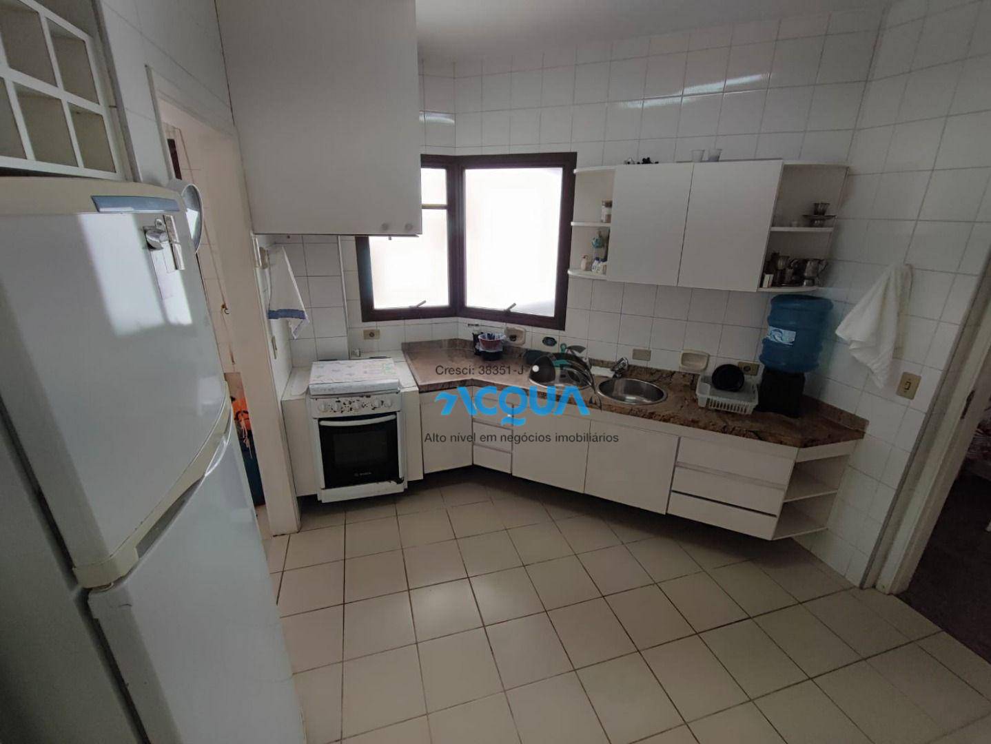 Apartamento à venda com 3 quartos, 180m² - Foto 8