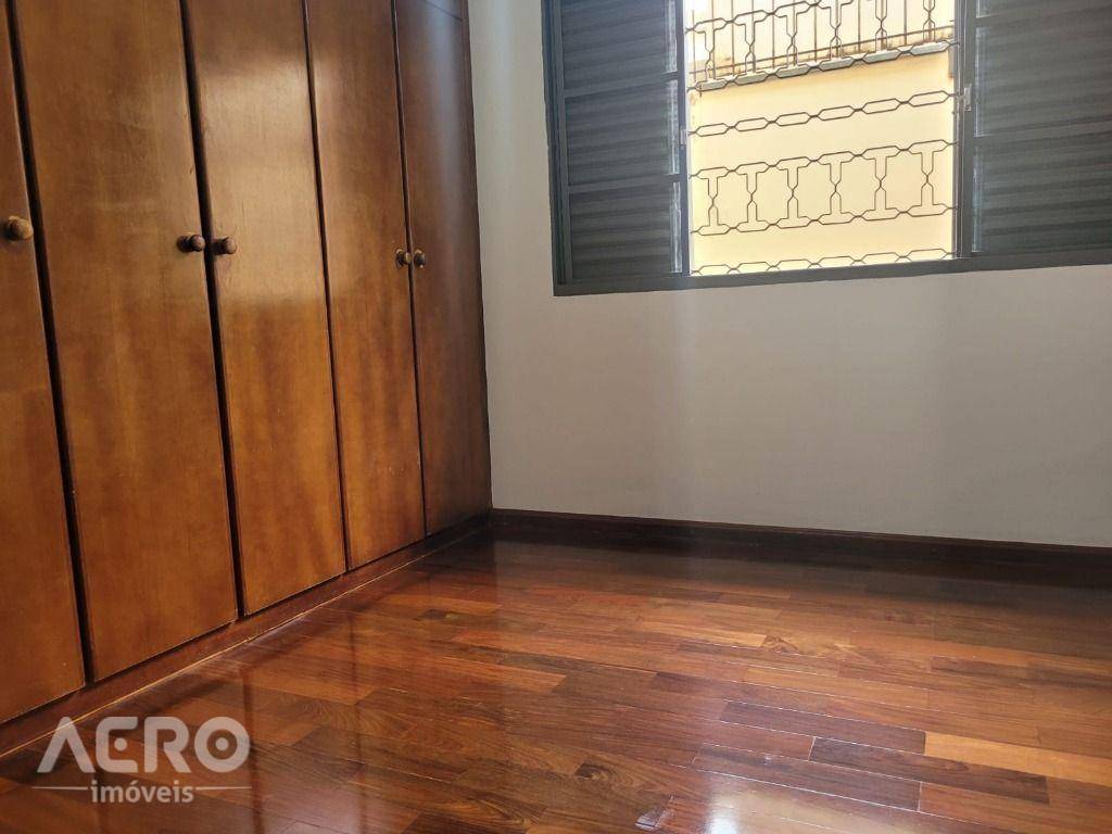 Casa à venda com 3 quartos, 172m² - Foto 32