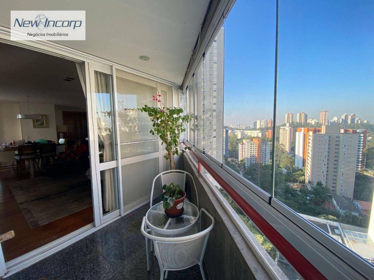 Apartamento à venda com 4 quartos, 210m² - Foto 5