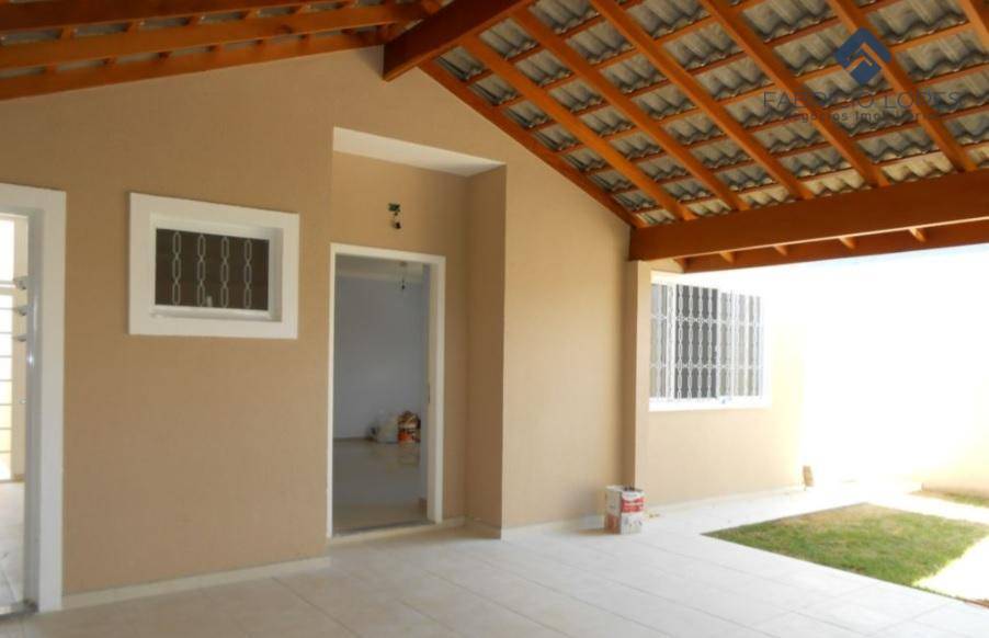 Casa à venda com 3 quartos, 150m² - Foto 2