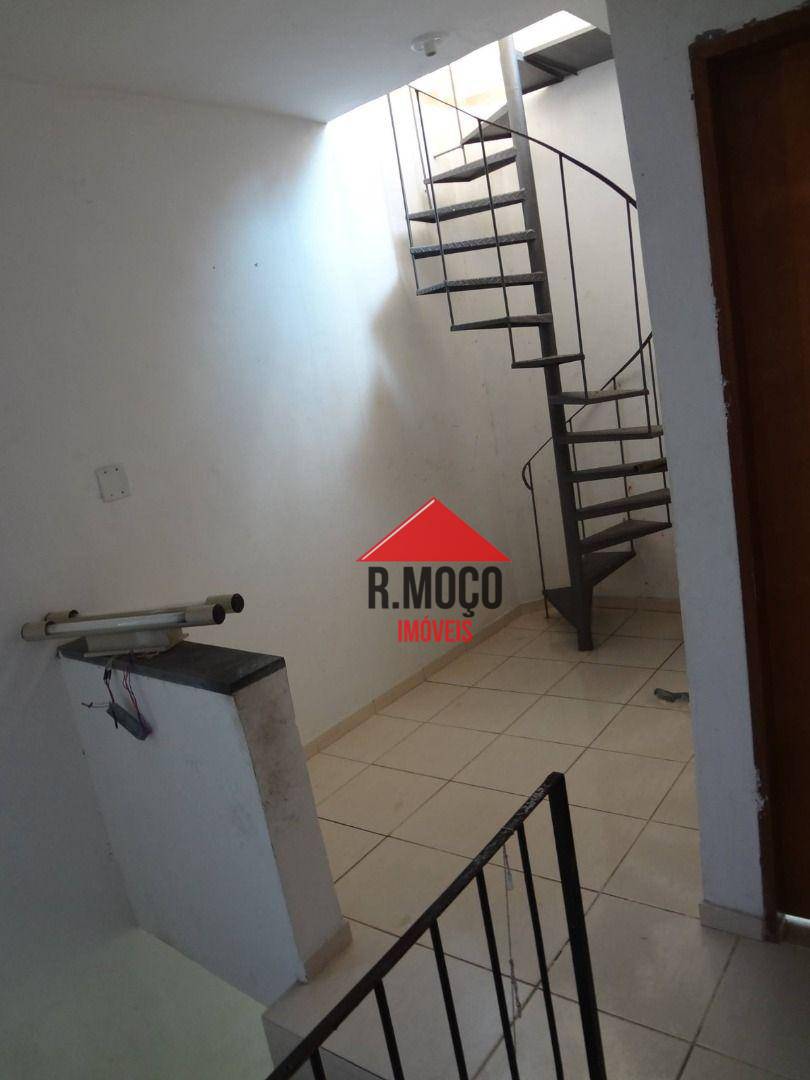 Sobrado à venda com 8 quartos, 100m² - Foto 29