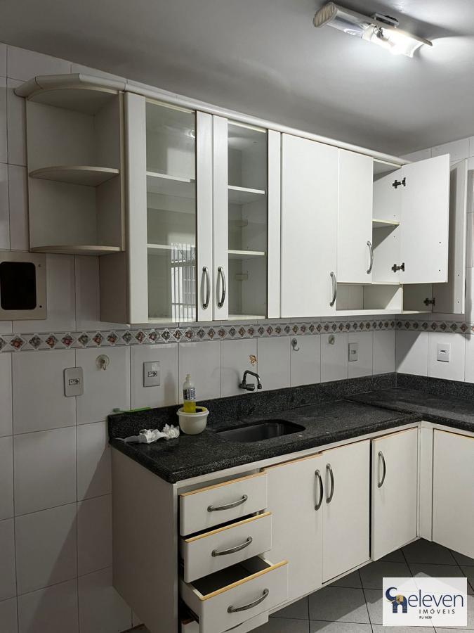 Apartamento à venda com 2 quartos, 70m² - Foto 17