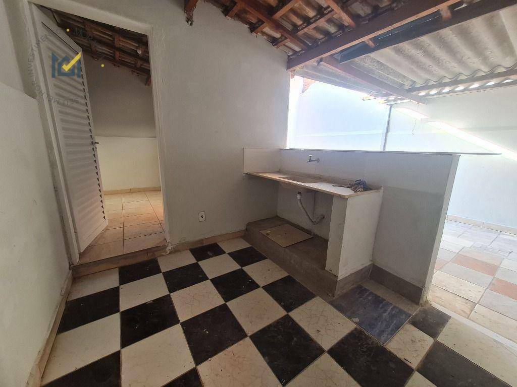 Casa à venda com 4 quartos, 100m² - Foto 11