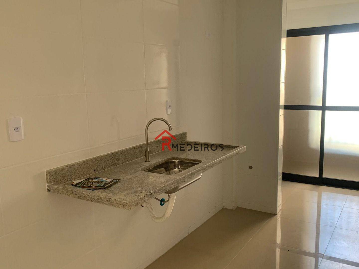 Apartamento à venda com 2 quartos, 75m² - Foto 18