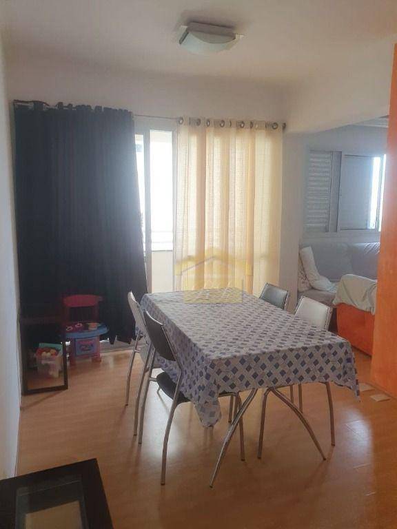 Apartamento à venda com 2 quartos, 70m² - Foto 2