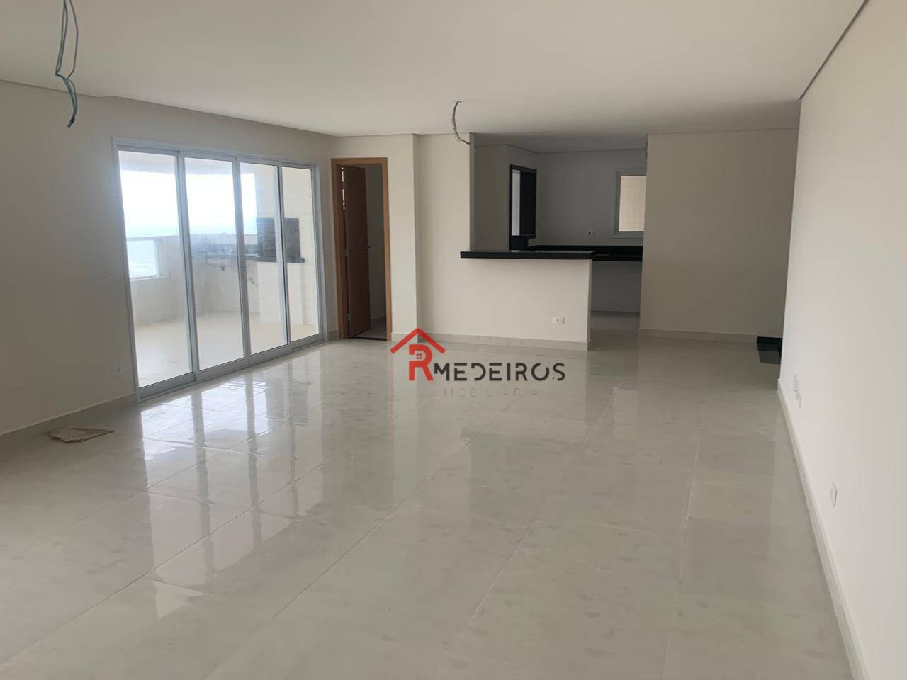 Apartamento à venda com 3 quartos, 181m² - Foto 4