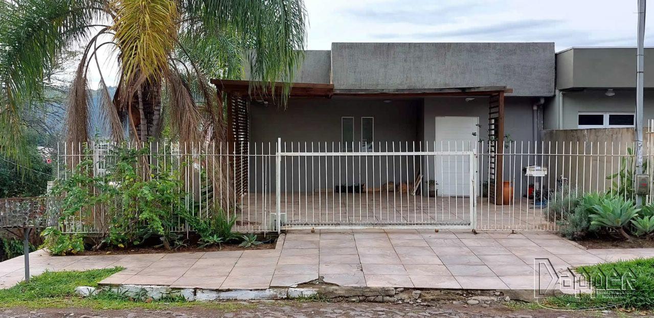 Casa à venda com 3 quartos, 136m² - Foto 1