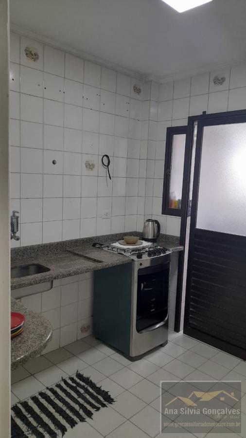 Apartamento à venda com 2 quartos, 72m² - Foto 3