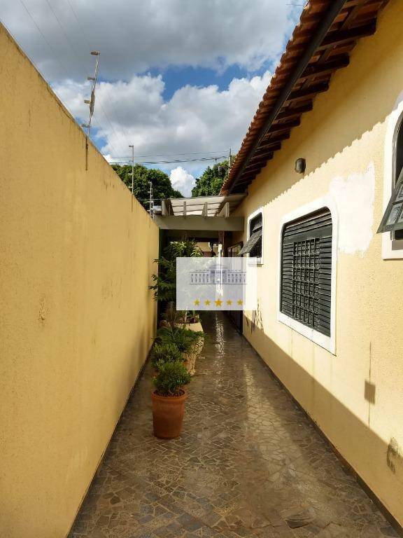 Casa à venda com 3 quartos, 210m² - Foto 22