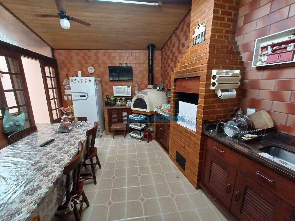 Casa à venda com 5 quartos, 460m² - Foto 3