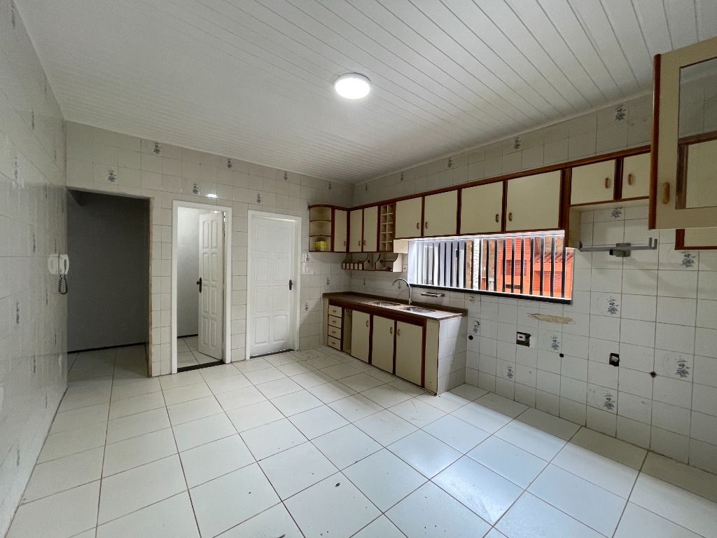 Casa à venda com 4 quartos, 400m² - Foto 28